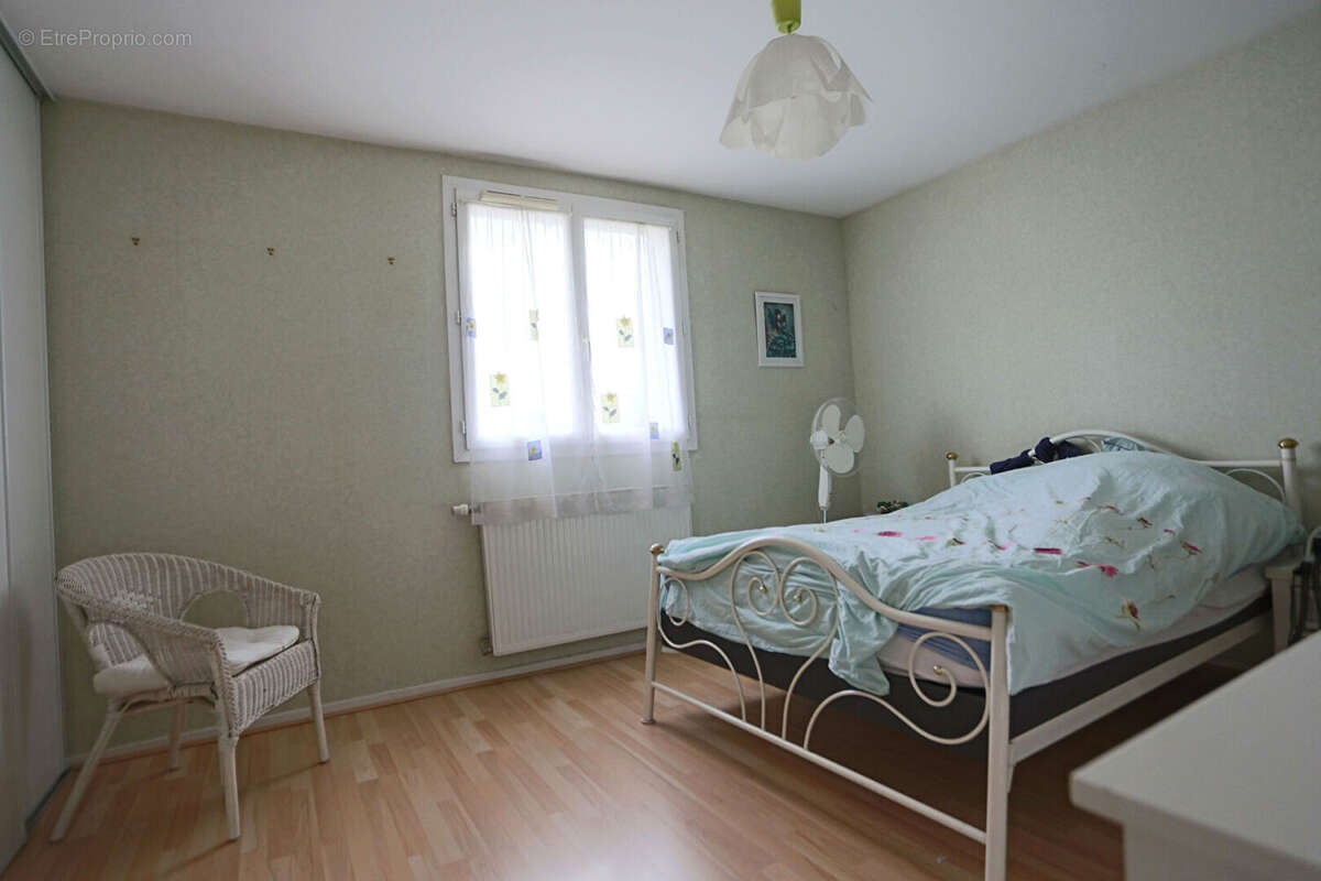 Maison à SAINT-BEAUZIRE