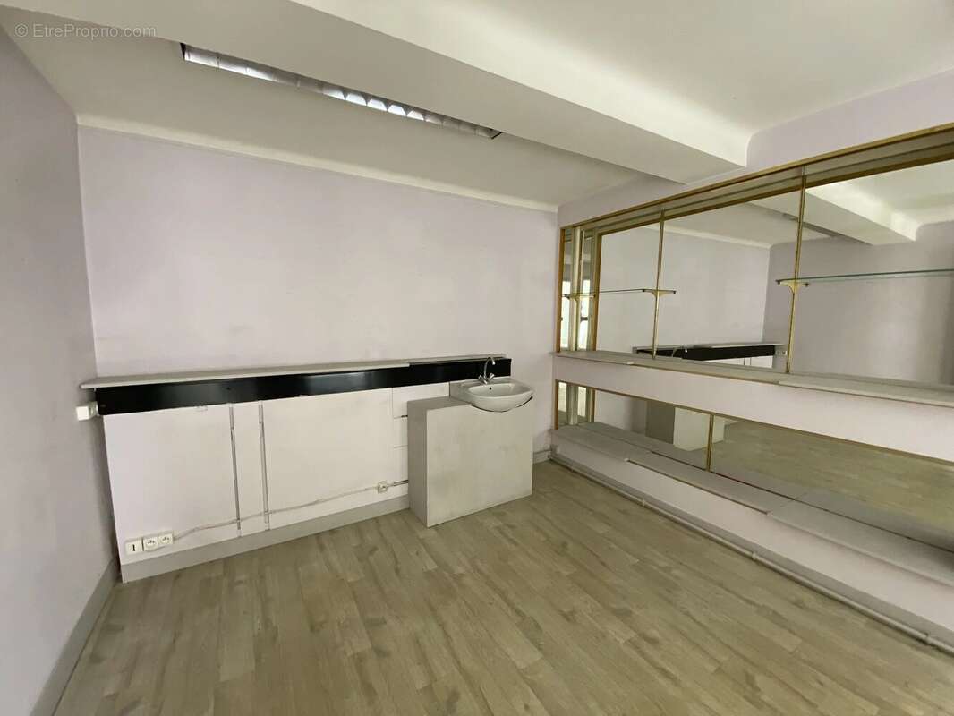 Maison de ville avec local commercial au Dorat - photo 10