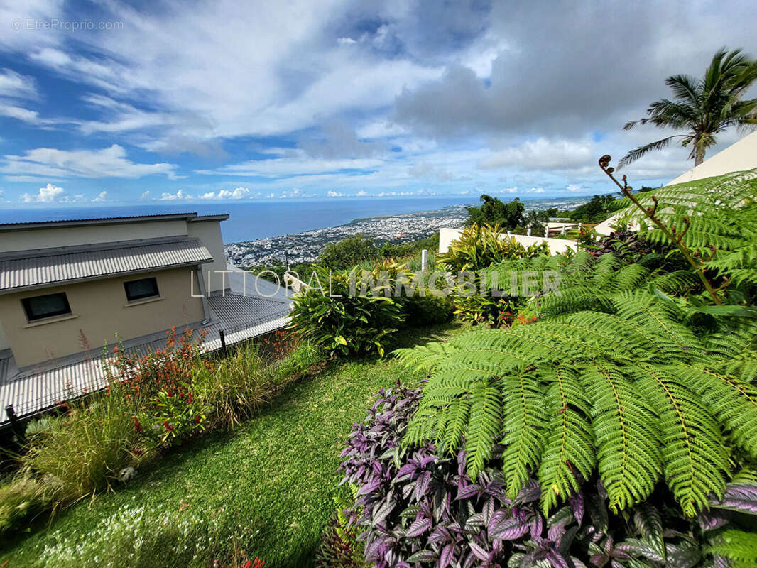 Maison à SAINT-DENIS