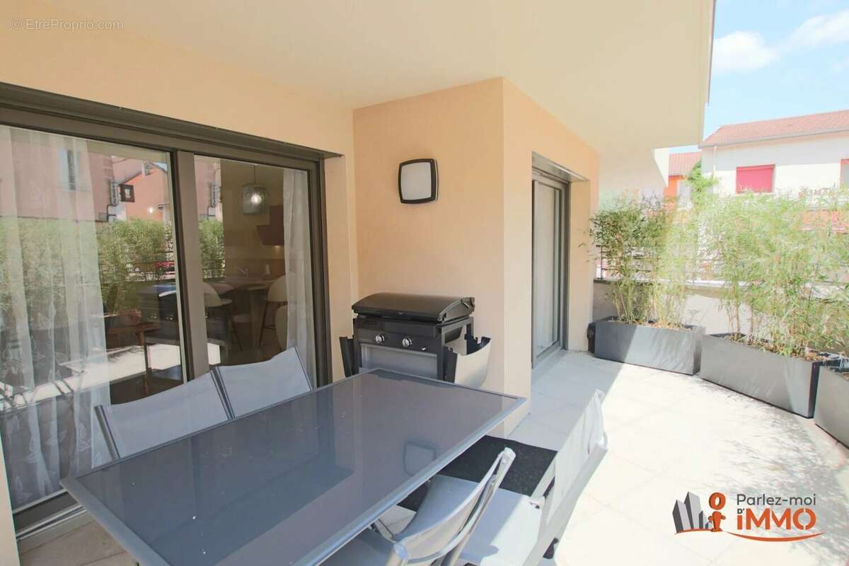 Appartement à MONTROND-LES-BAINS