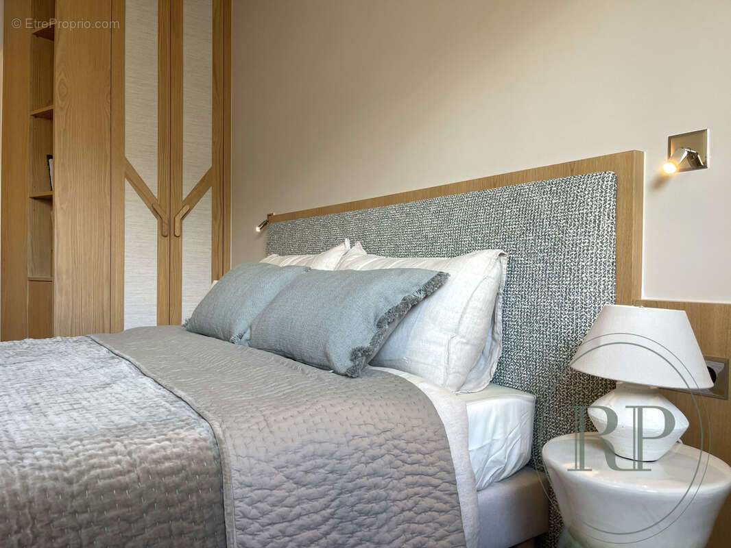 Appartement à PARIS-7E