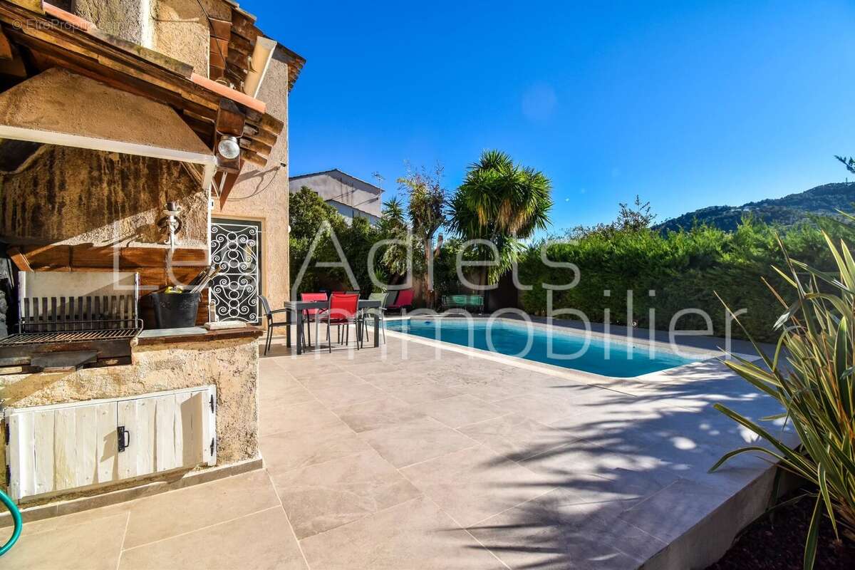 Maison à LES ADRETS-DE-L&#039;ESTEREL