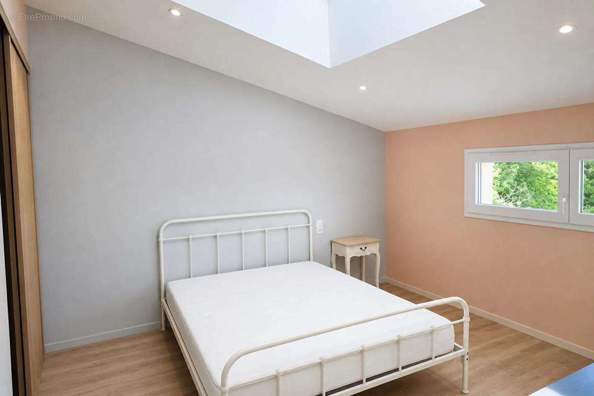 Maison familiale 200 m2 t 8 avec terrasse et jardin - photo 8