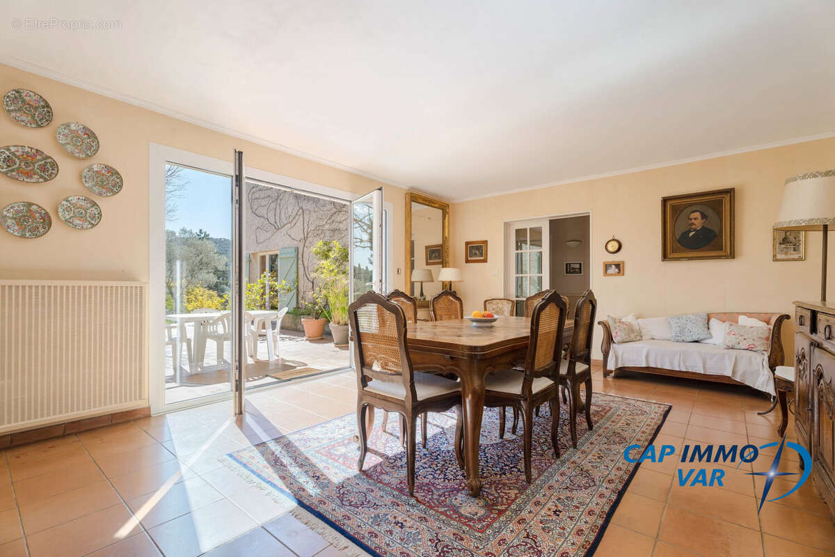 Maison à LE CASTELLET