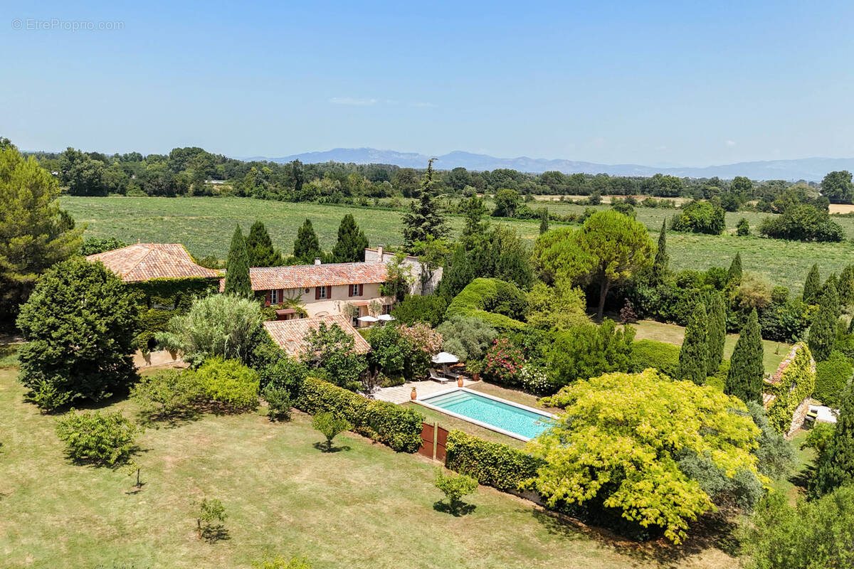 Maison à PERNES-LES-FONTAINES