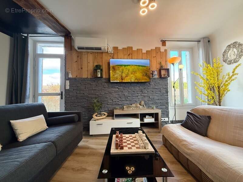 Appartement à LARAGNE-MONTEGLIN