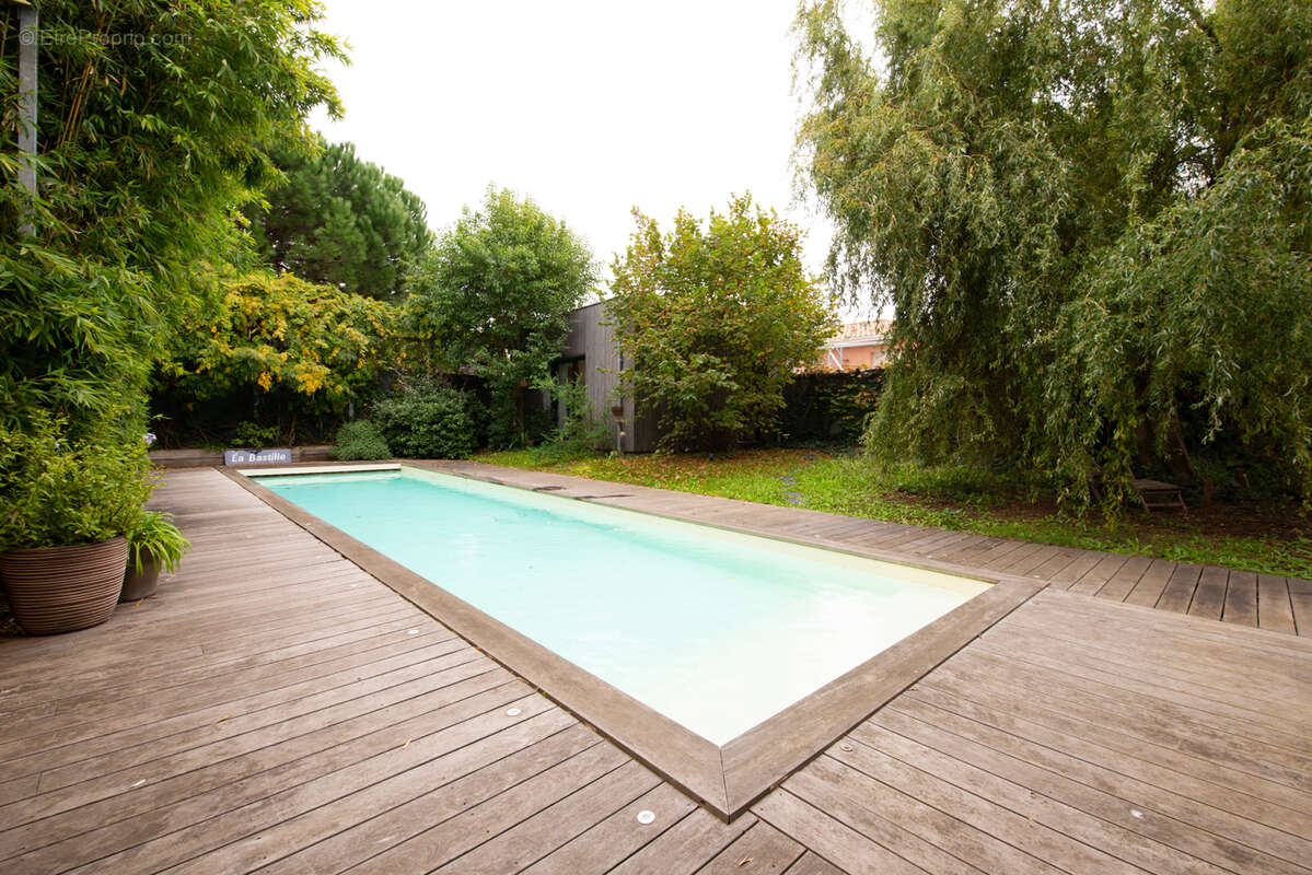 Appartement à BEGLES