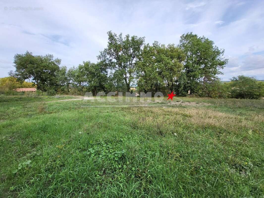 Terrain à SAINT-PAUL-CAP-DE-JOUX