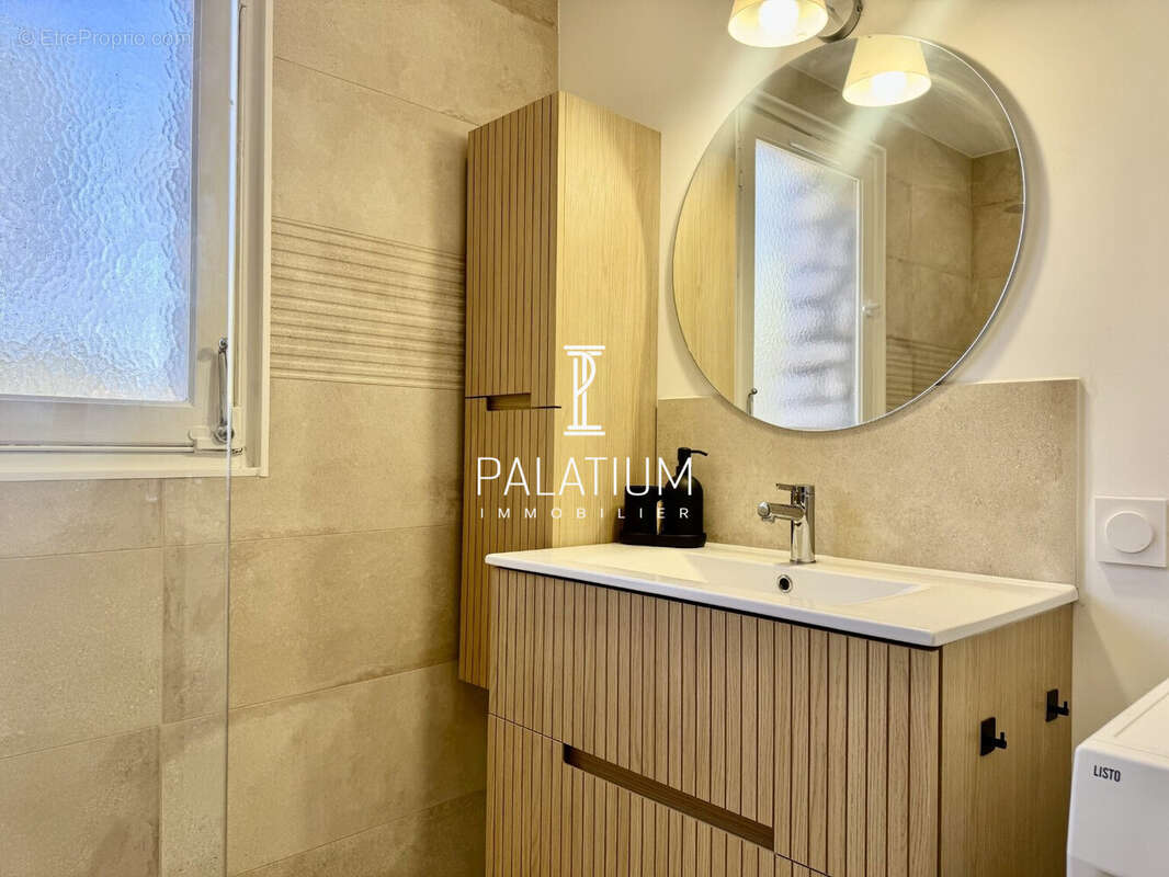 Appartement à GREOUX-LES-BAINS