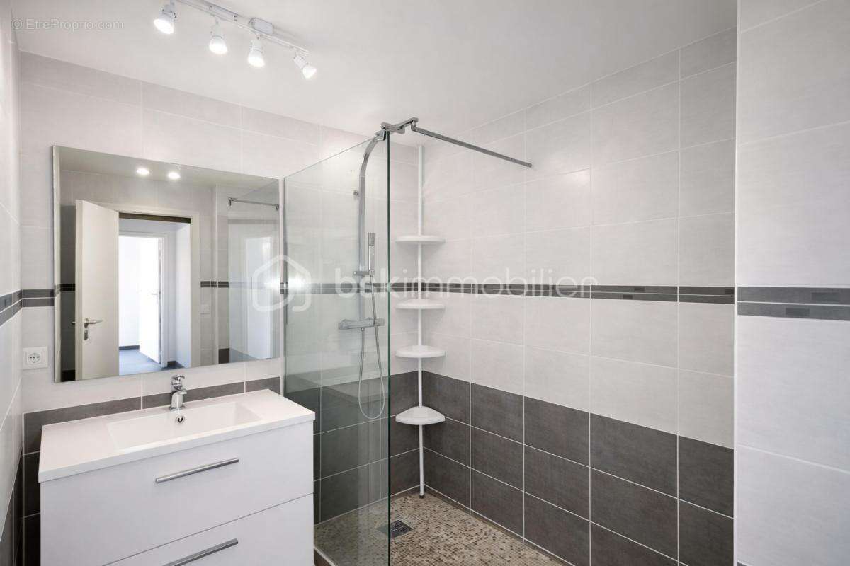 Appartement à VOISINS-LE-BRETONNEUX