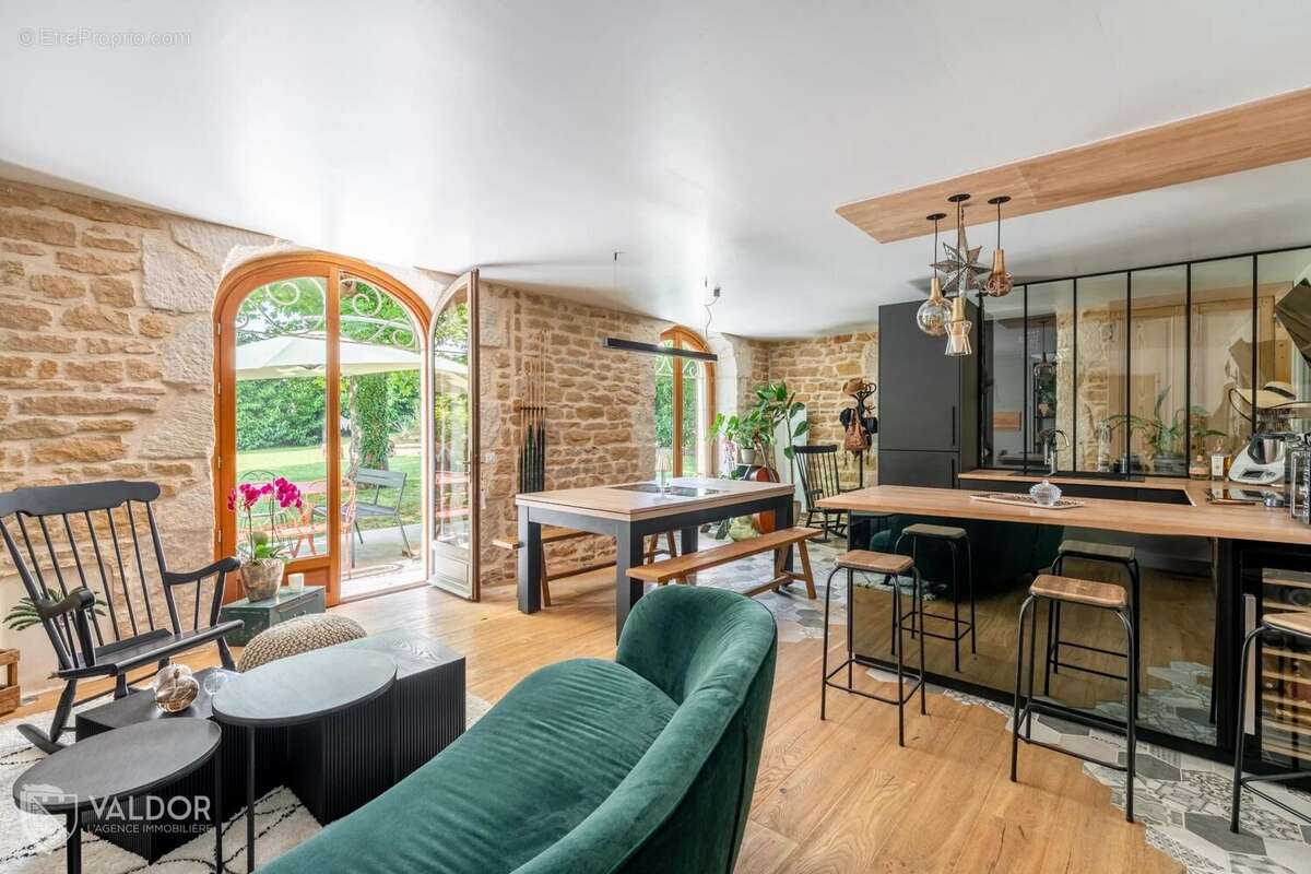 Maison à VILLEFRANCHE-SUR-SAONE