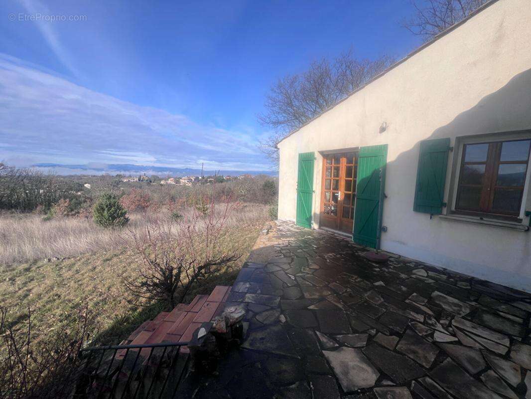 Maison de plain-pied avec piscine et terrain de plus d'1 hectare ,Secteur Barjac - photo 7