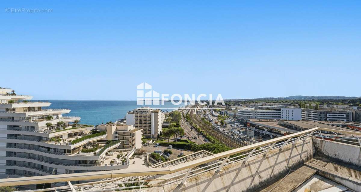 Appartement à VILLENEUVE-LOUBET