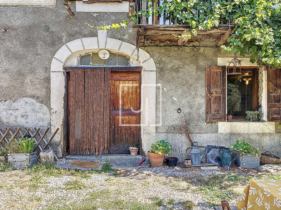 Maison à MEOLANS-REVEL