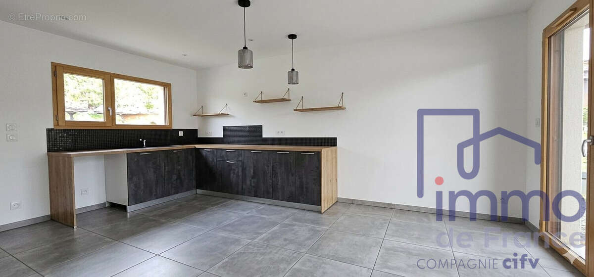 Maison 112 m² à Saint-Bonnet-Les-Oules  - photo 4