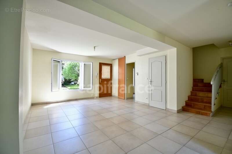 Maison à BURES-SUR-YVETTE