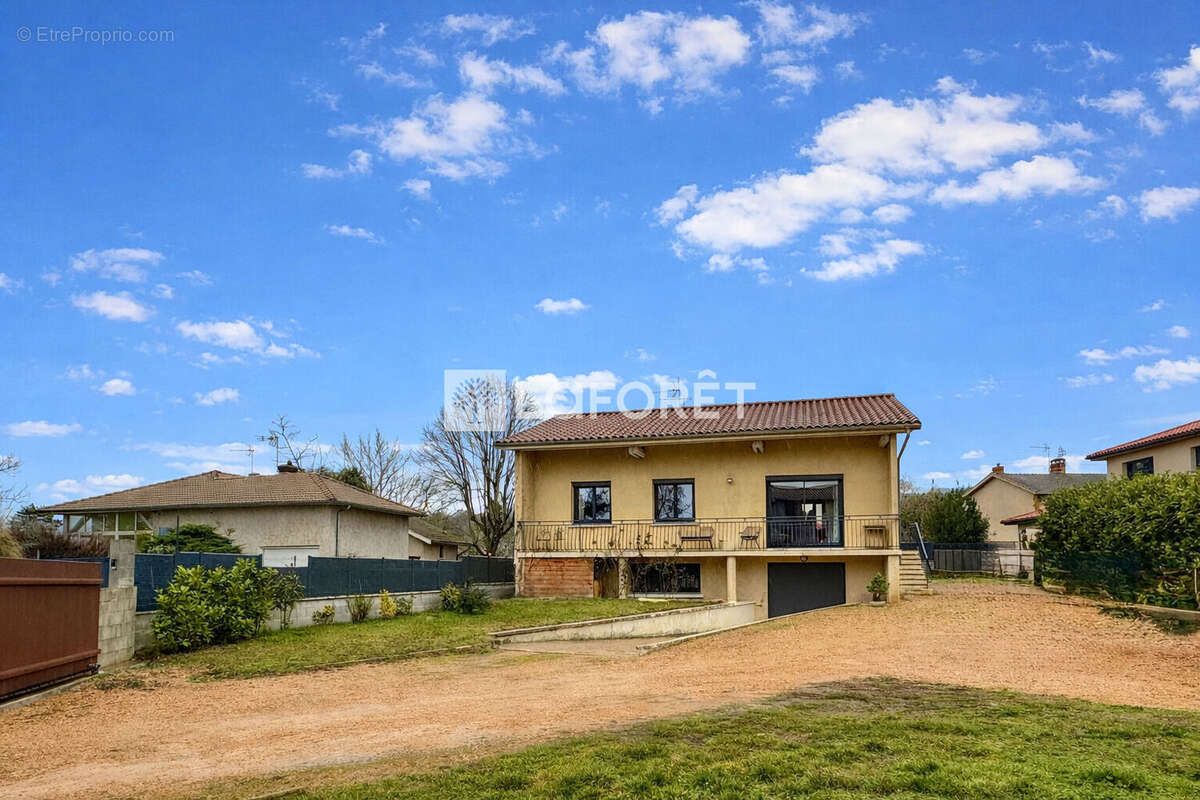 Maison à CHAZAY-D'AZERGUES