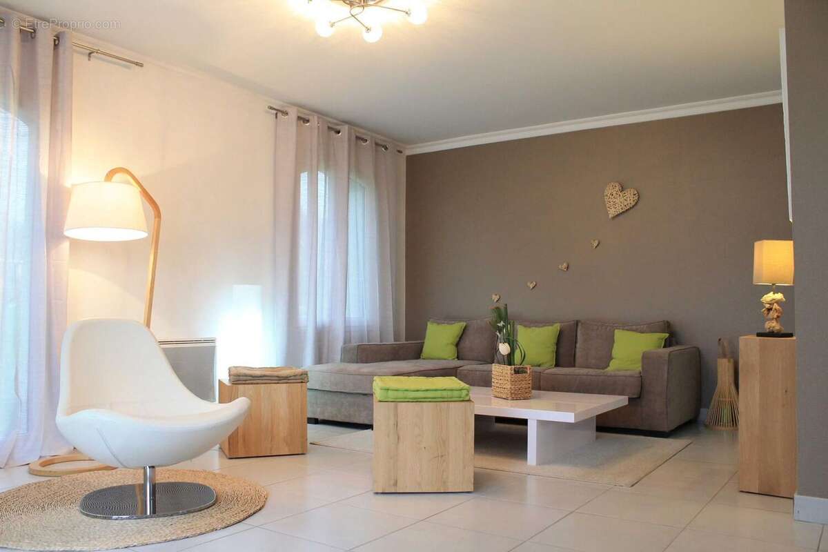 Terrain à LONGPONT-SUR-ORGE