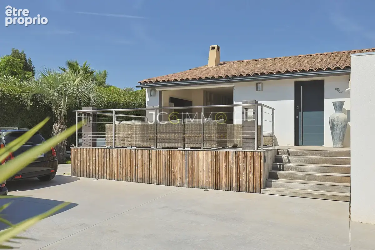 Villa de plain-pied + garage et piscine traditionnelle, bar, pool-house, et nombreuses annexes - photo 29
