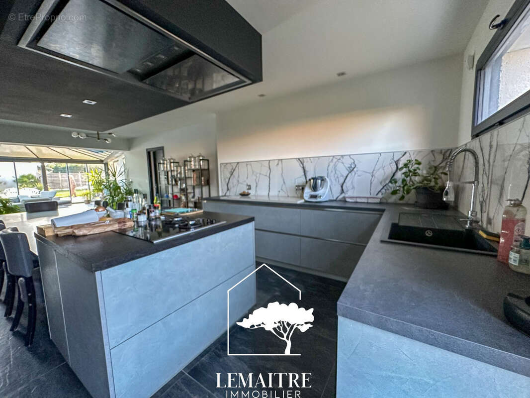 Maison à LES MATHES