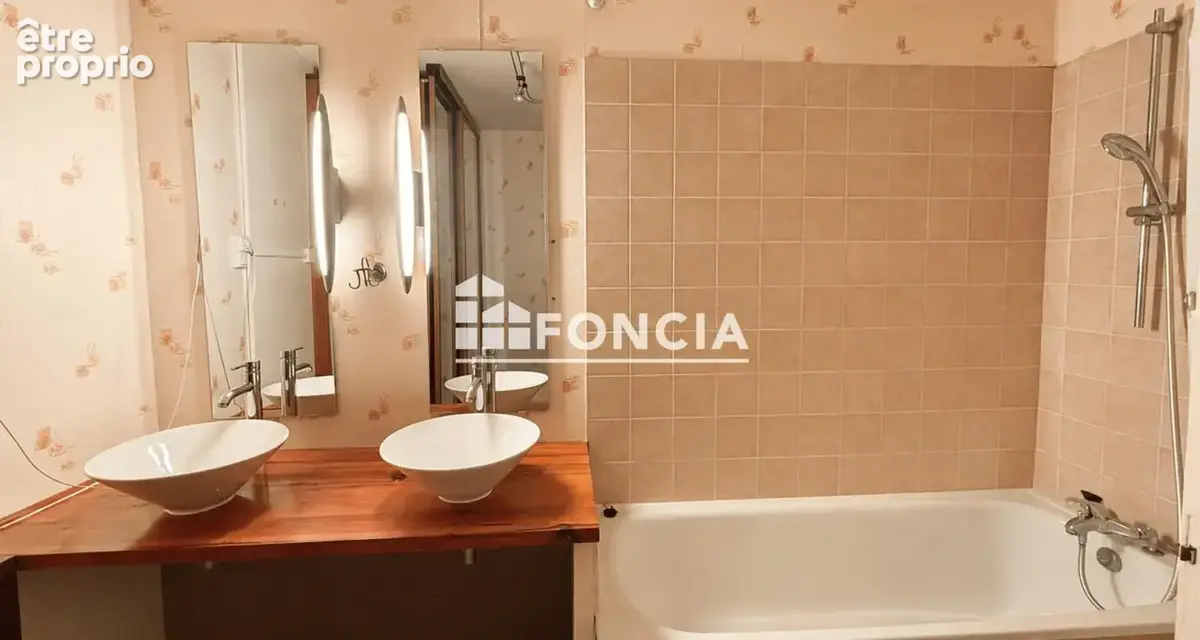 À VENDRE - Rue Nationale- Appartement de caractère- 115m2 - photo 6