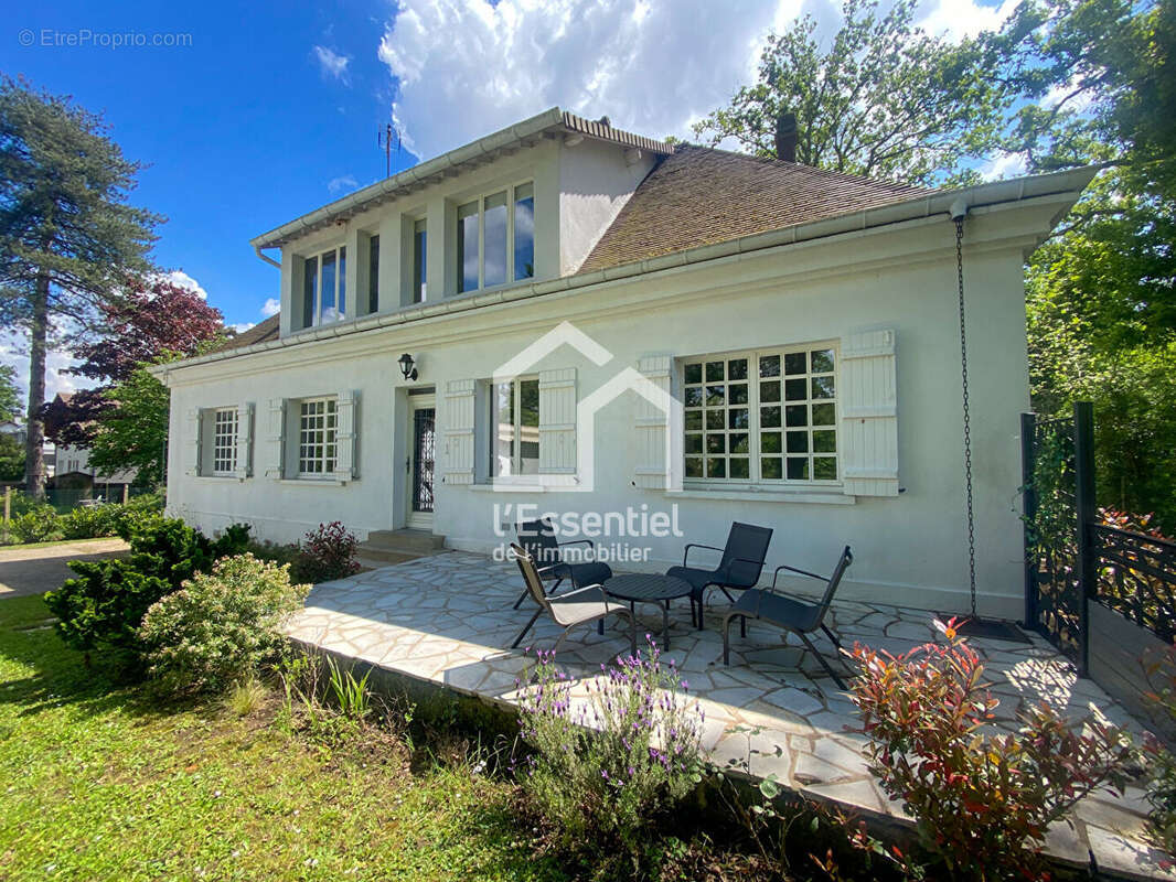 Maison à VERNEUIL-SUR-SEINE