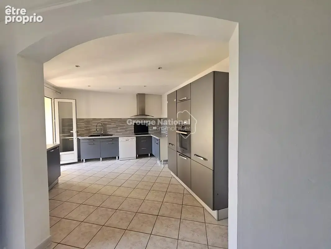 Venasque villa  de plai-pied sur un terrain 1079  m² - photo 5