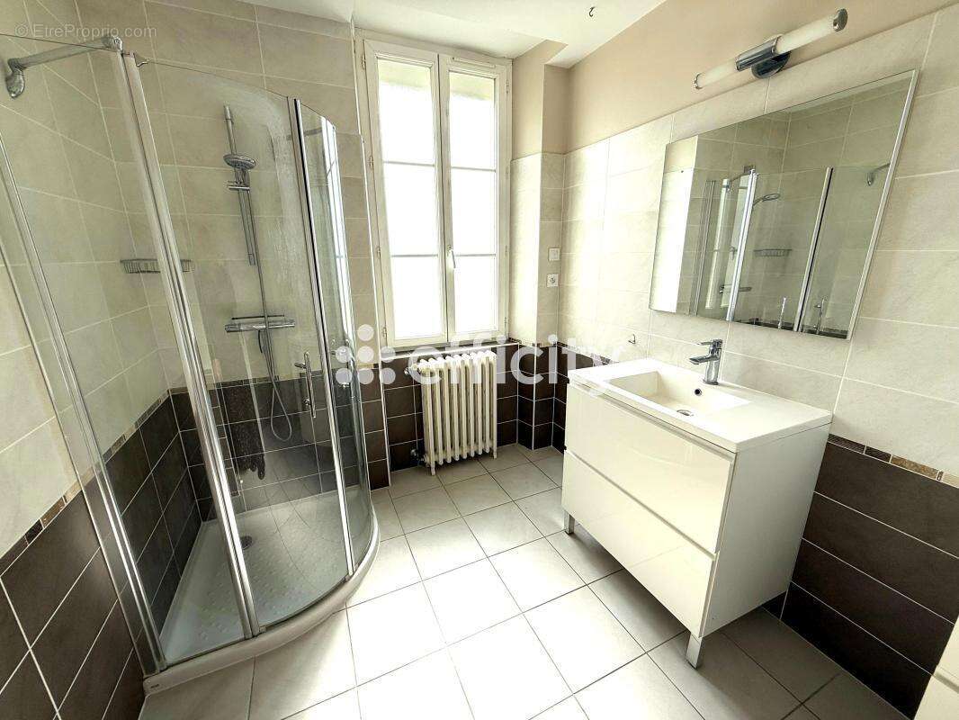 Maison 160 m² à Aunac  - photo 11