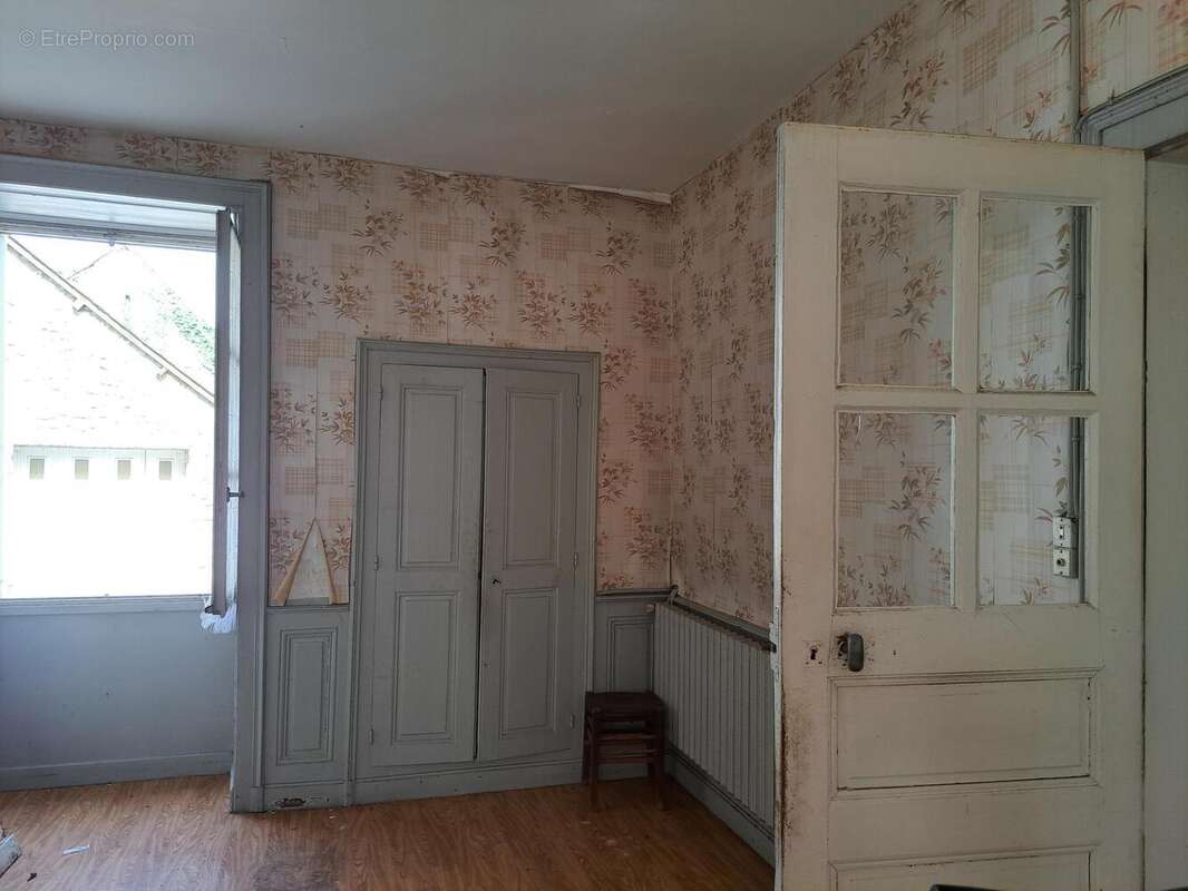 Maison 100 m² à Mezangers  - photo 2