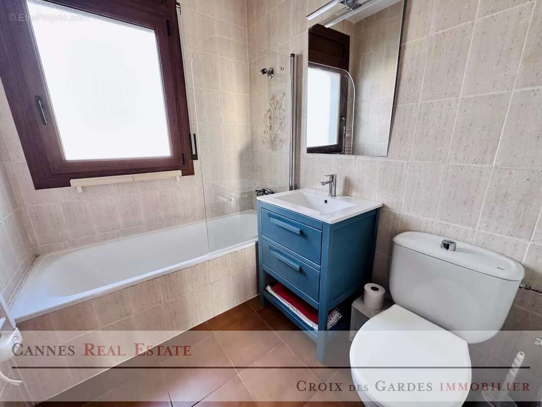 Empuriabrava – Marina : Maison 3 pièces de 162 m² avec garage traversant et place de port privée pour bateau 10 à 11 m - photo 16
