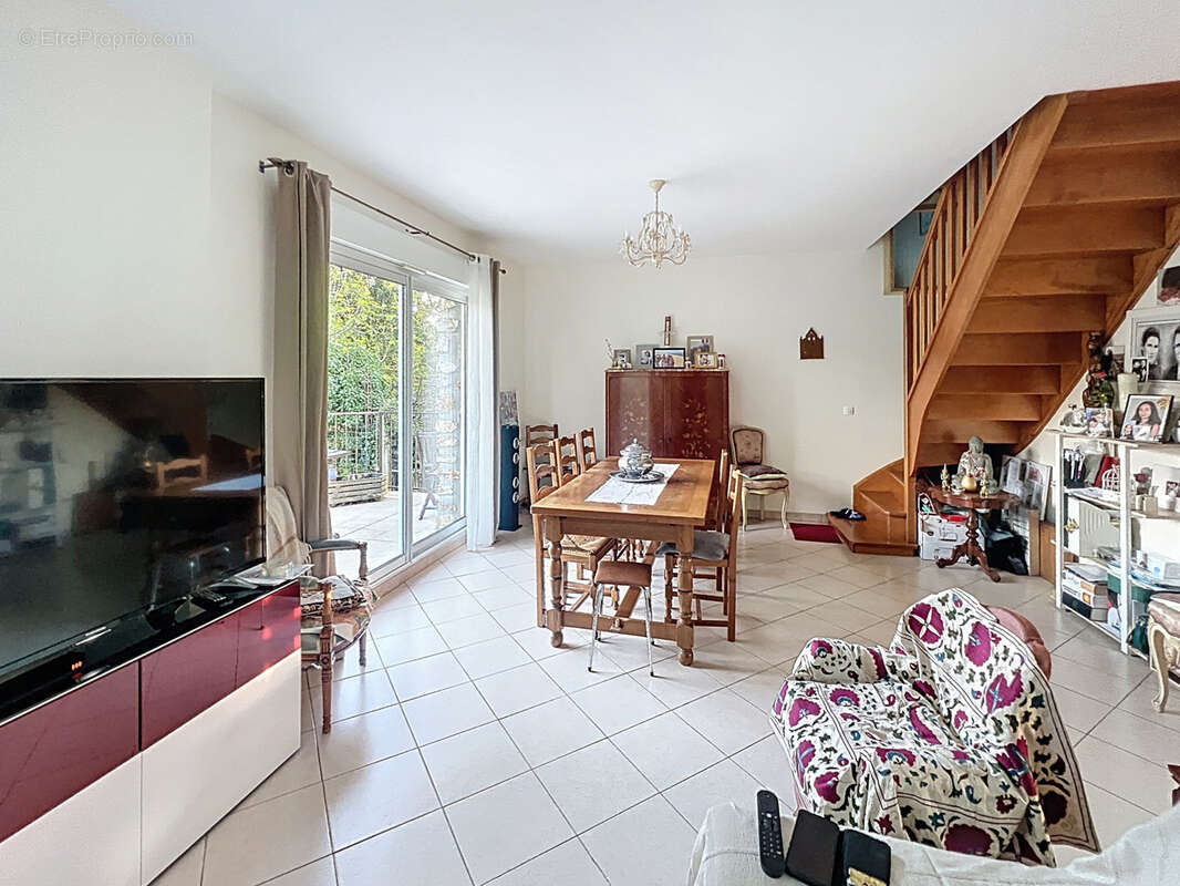 Maison à PARAY-VIEILLE-POSTE