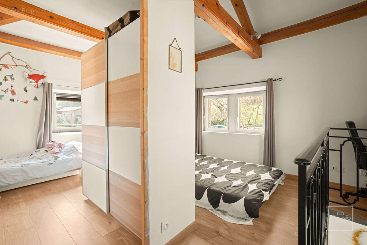 Appartement à POLEYMIEUX-AU-MONT-D'OR