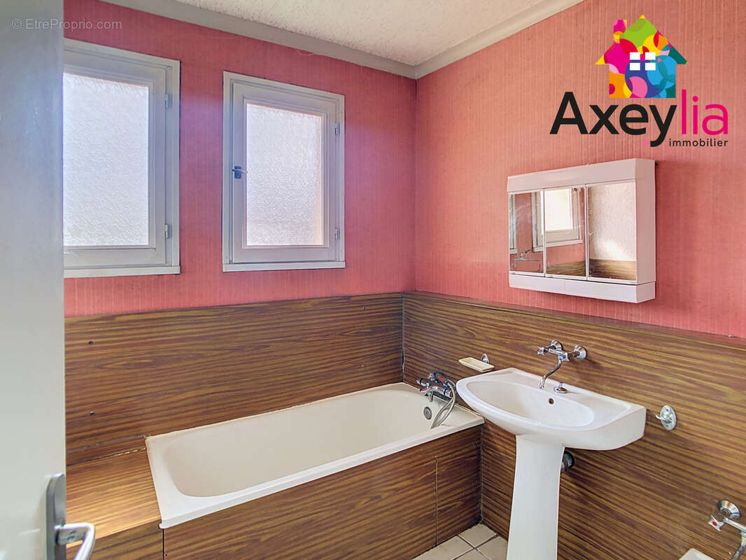 A vendre - a 5 min de charlieu - maison 4 ch avec garage et terrain - photo 13
