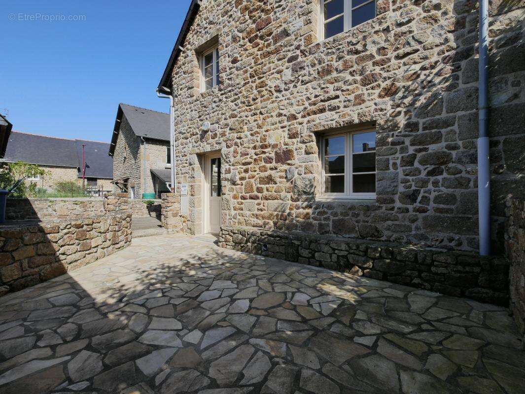 Maison à VIEUX-VY-SUR-COUESNON
