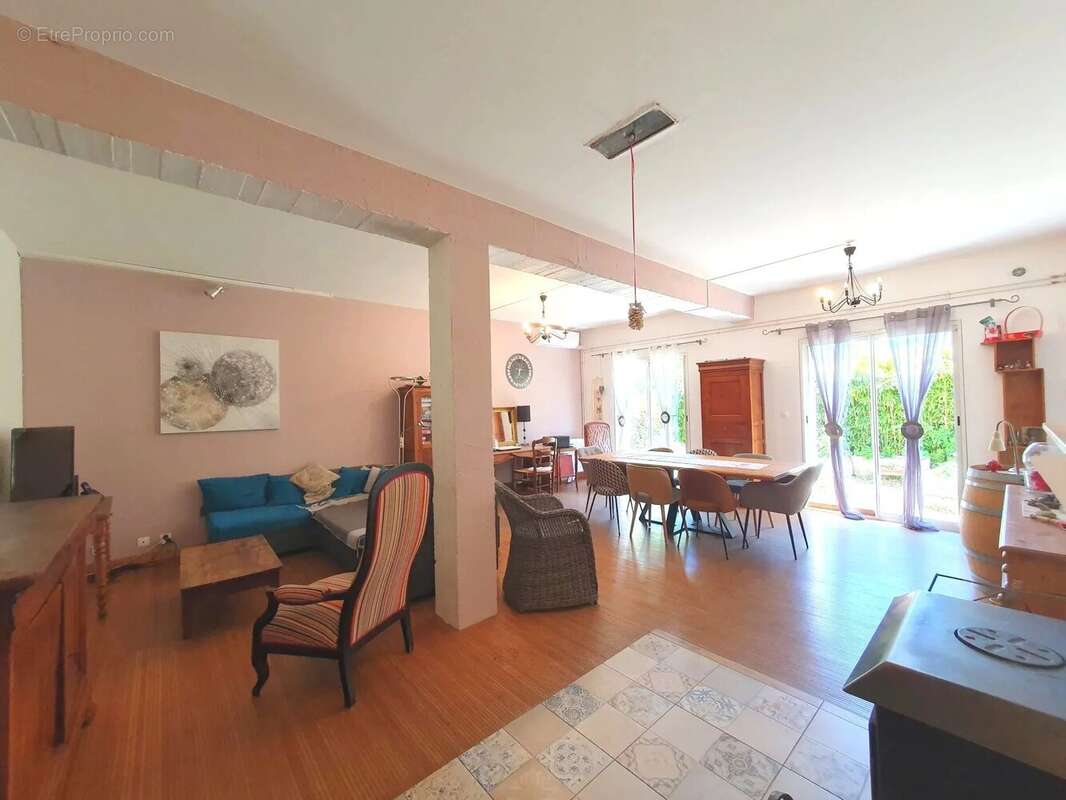 Maison à L'ISLE-SUR-LA-SORGUE