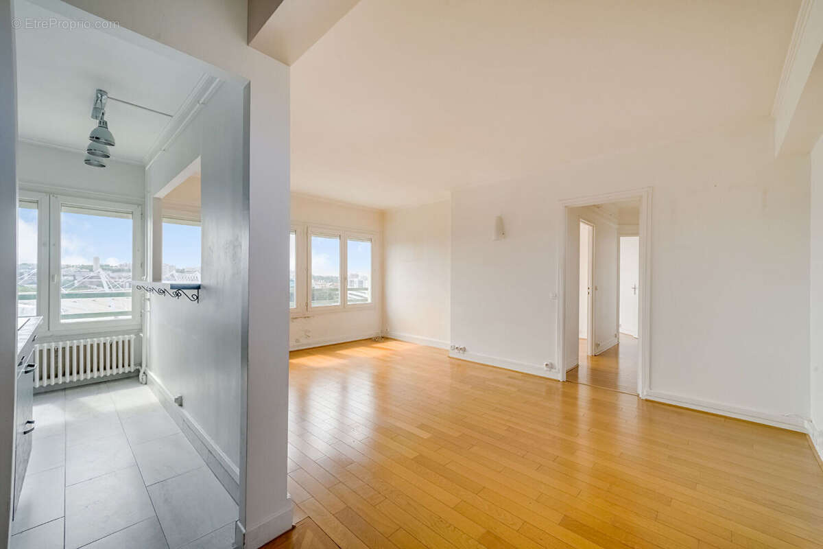 Appartement Paris 3 pièce(s) 61.60 m2 proche Parc MONTSOURIS - photo 2