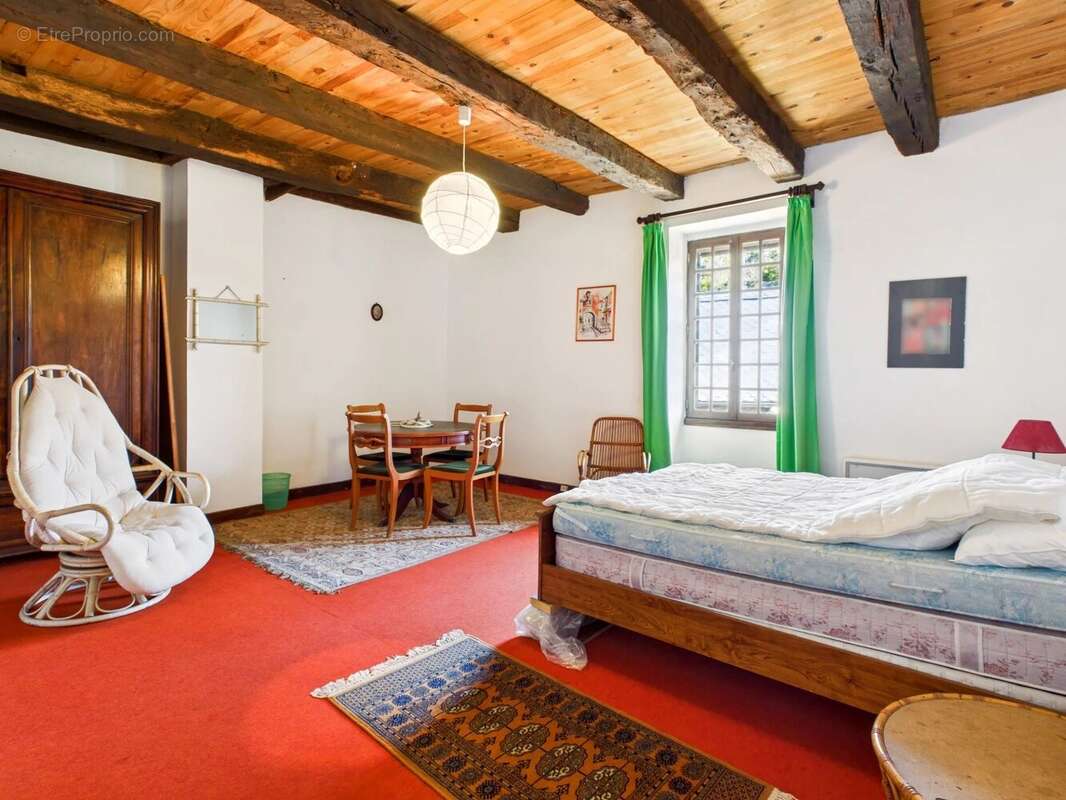 Maison à MIRANDOL-BOURGNOUNAC