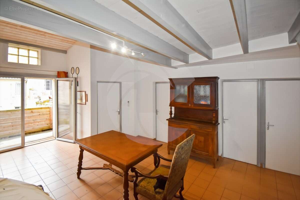 Appartement à NEGREPELISSE