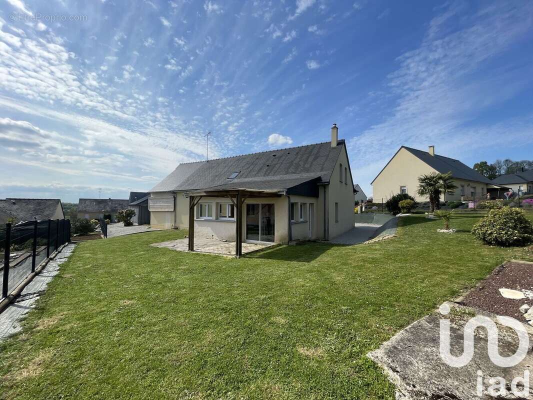 Photo 2 - Maison à FOUGEROLLES-DU-PLESSIS