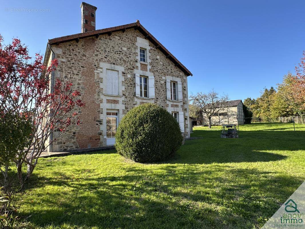 Maison à MASSIGNAC