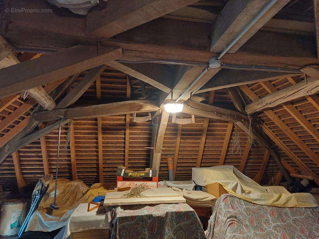 Maison à SAINT-LAURENT-EN-BRIONNAIS