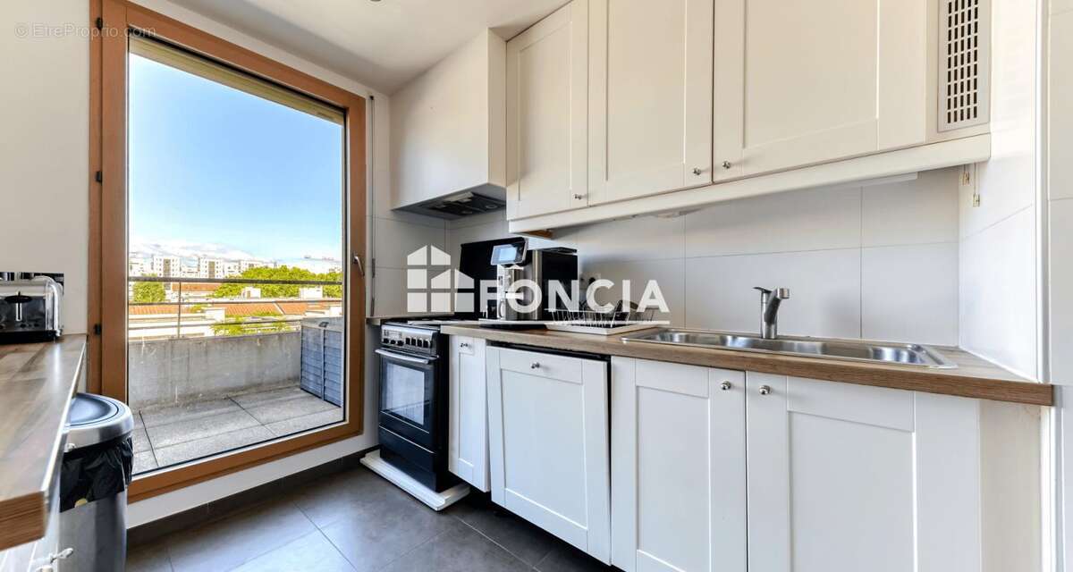 Villeurbanne gratte-ciel – duplex 147m² – dernier étage – terrasse & vue dégagée - photo 5