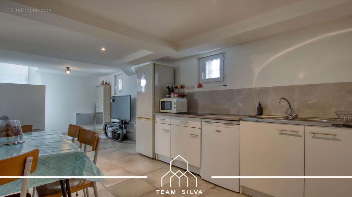 Maison à ROUSSILLON