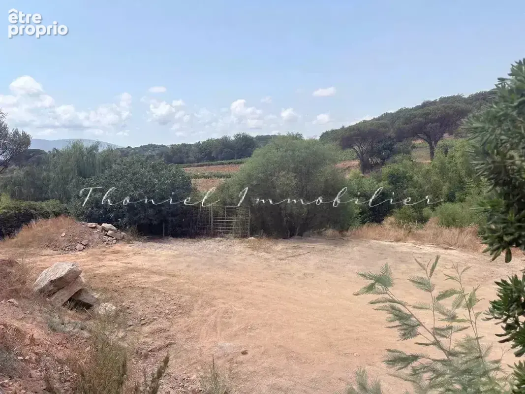 Terrain à GRIMAUD