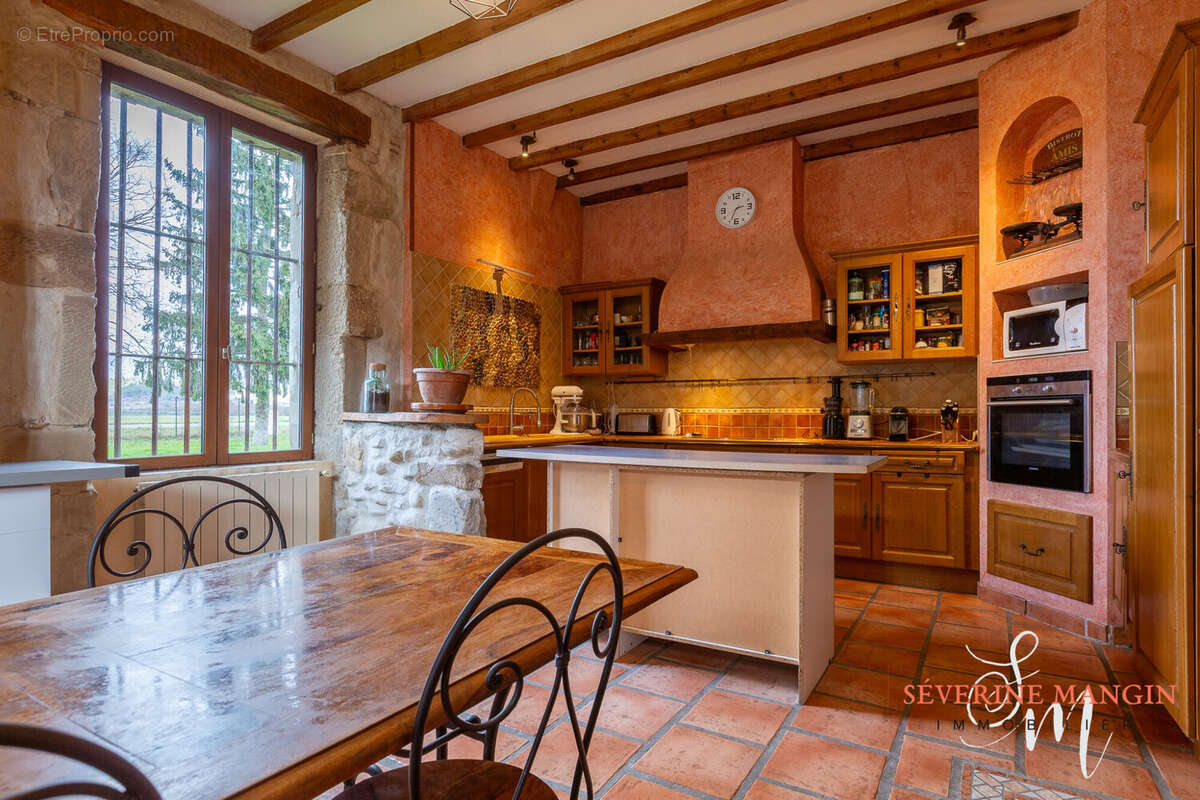 CUISINE - Maison à SAINT-PAUL-LES-ROMANS