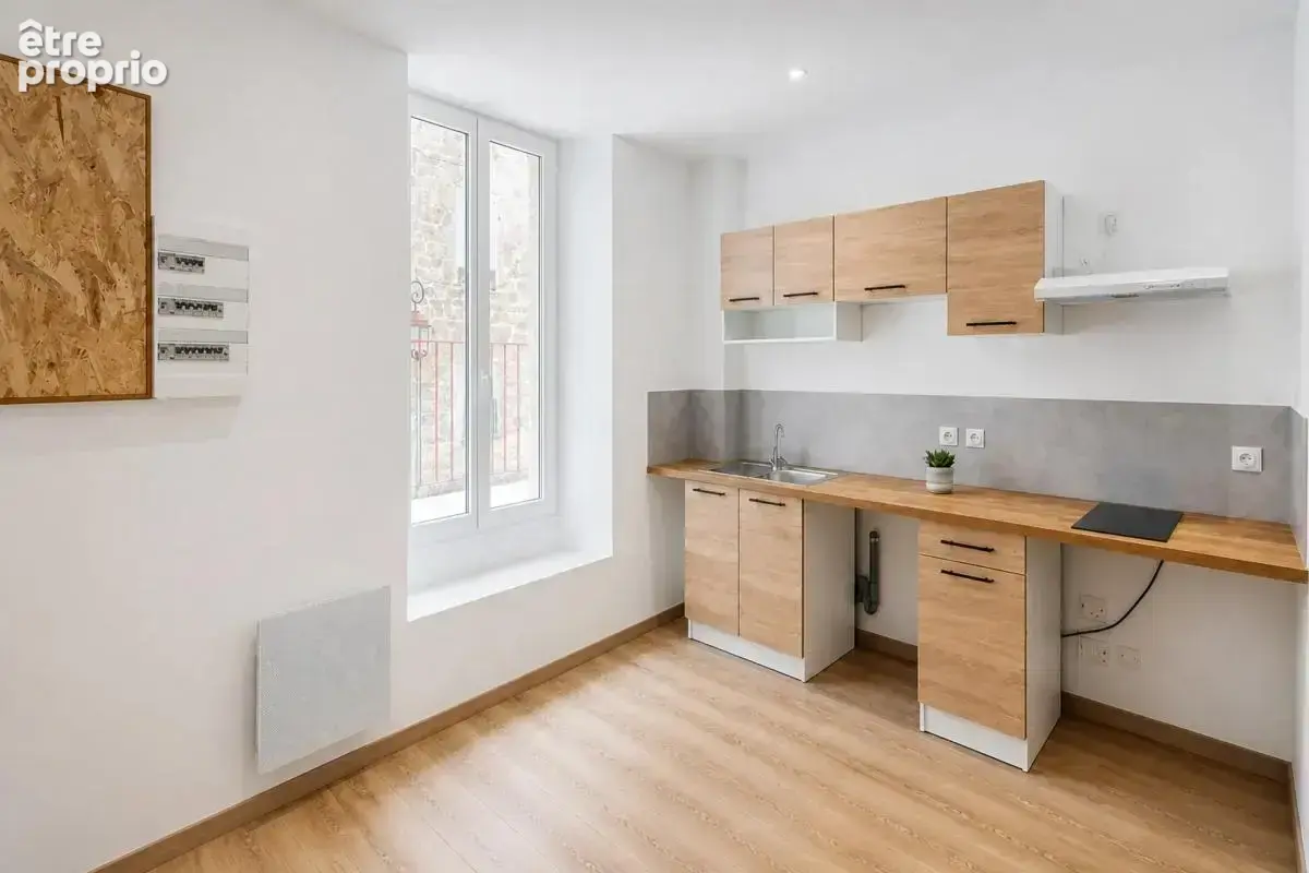 Immeuble en monopro boutique avec logement T3 à Vals-les-Bains - photo 4