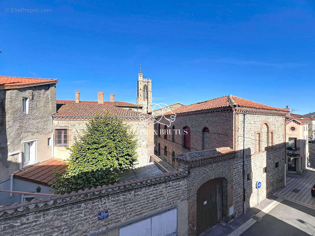 Appartement à SURY-LE-COMTAL