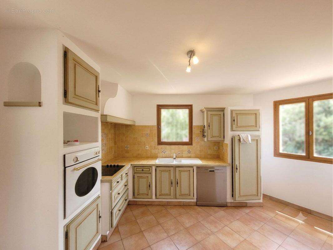 Maison à VINON-SUR-VERDON