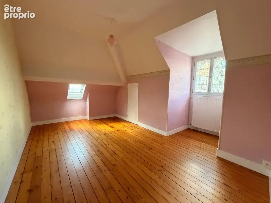 Sablons – Maison familiale en pierre avec 5 chambres, jardin et annexe - photo 9