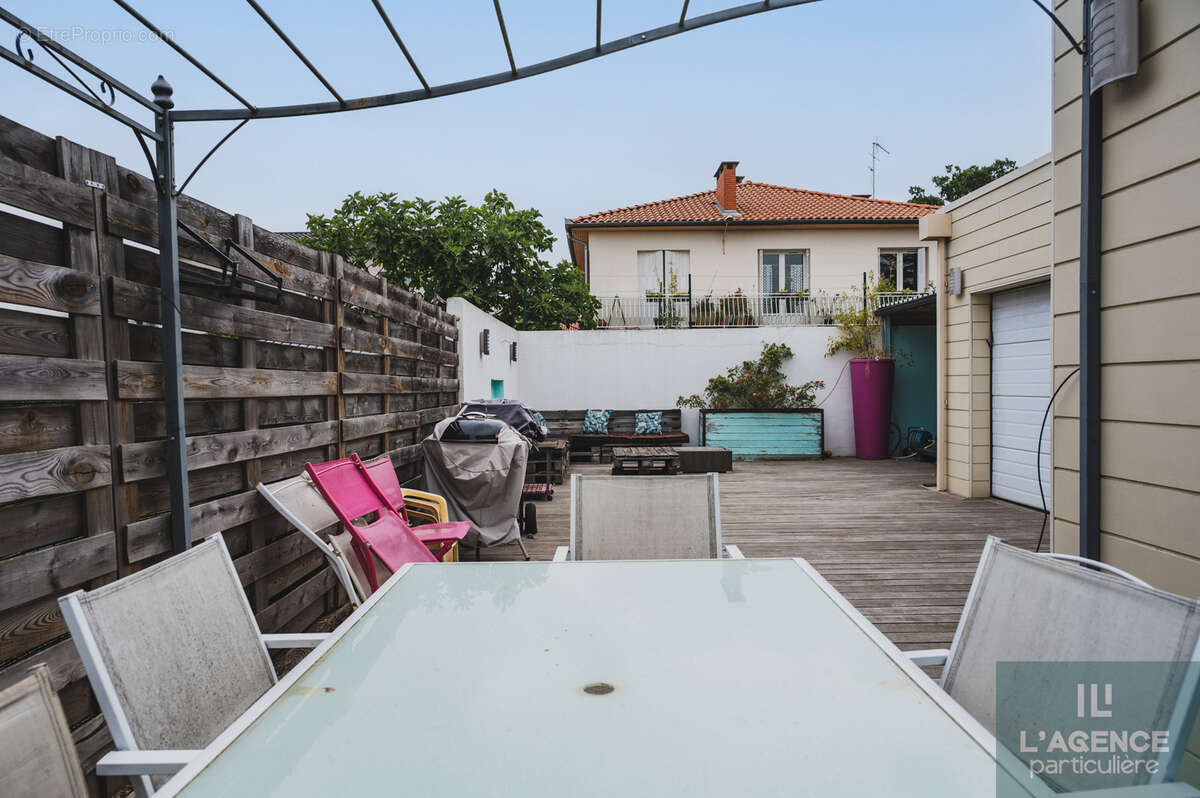 Appartement T4 - 120 m2 - RDC avec terrasse - La Roseraie - - photo 18